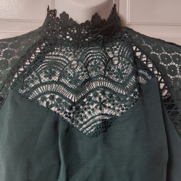 women Lace Sleeve Blouse Large Dark Green - Picture 8 of 9
